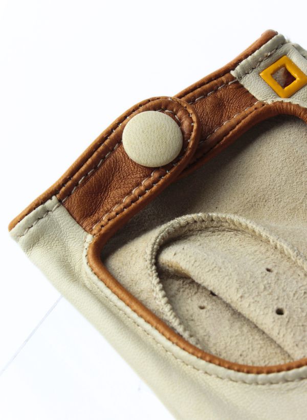 gants en cuir pour femme à demi-doigts en bicolore beige et cuir avec détail de lanière en cuir